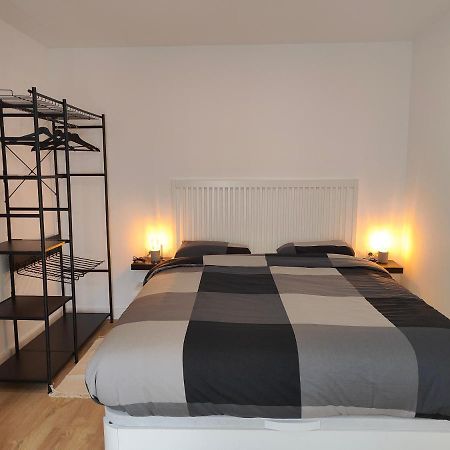 Fantastic Apartment Sant Adria Beach ซานต์อาเตรียเดเบซอซ ภายนอก รูปภาพ