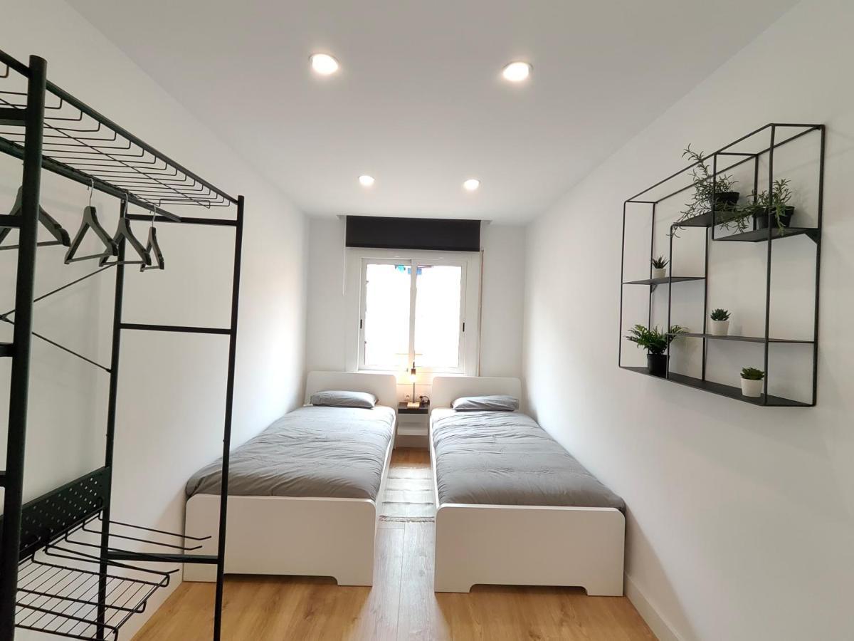 Fantastic Apartment Sant Adria Beach ซานต์อาเตรียเดเบซอซ ภายนอก รูปภาพ