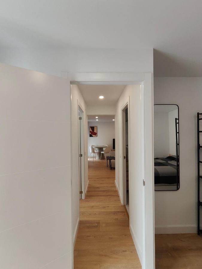 Fantastic Apartment Sant Adria Beach ซานต์อาเตรียเดเบซอซ ภายนอก รูปภาพ